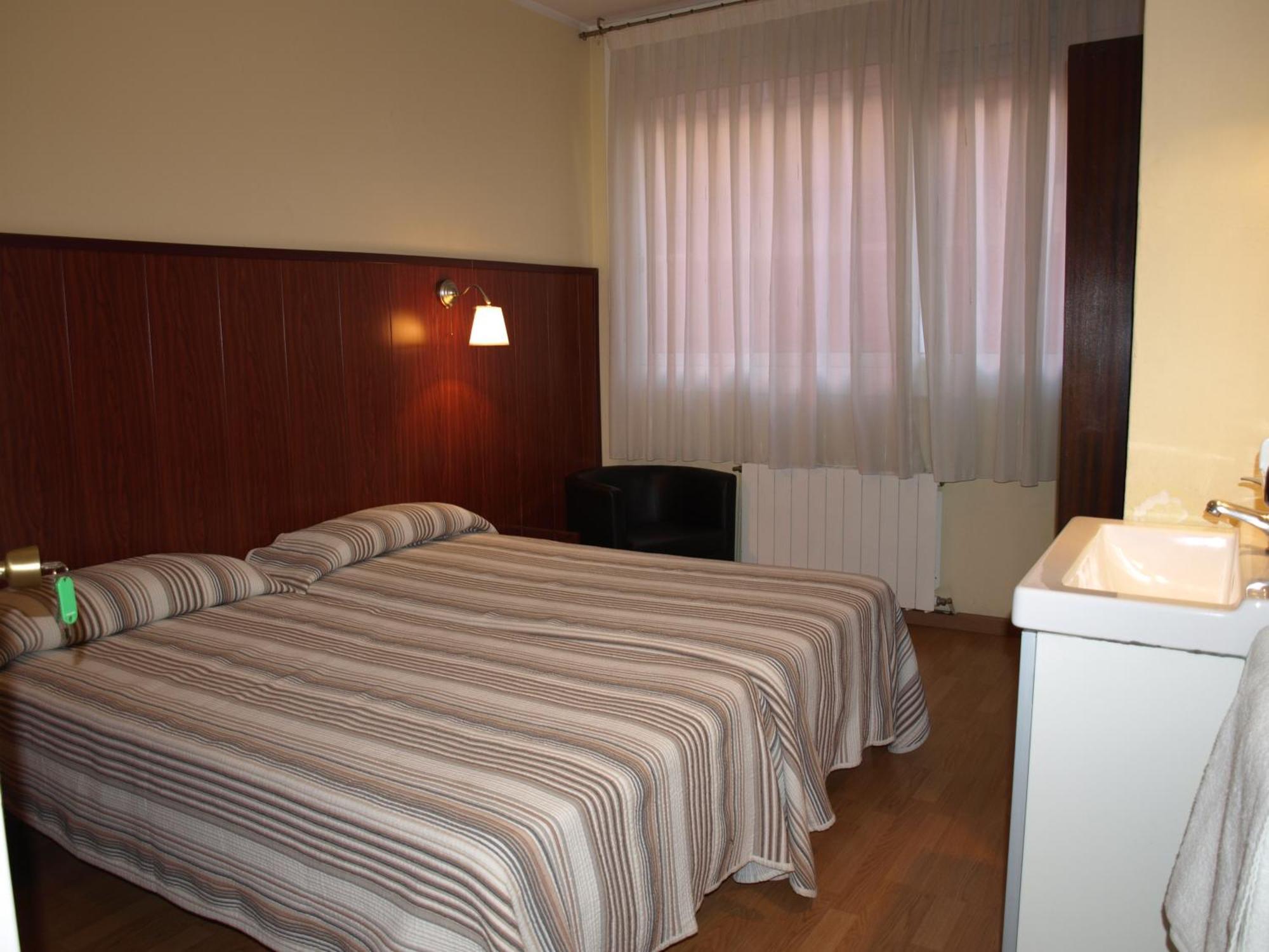 Hostal Bejar Барселона Екстериор снимка